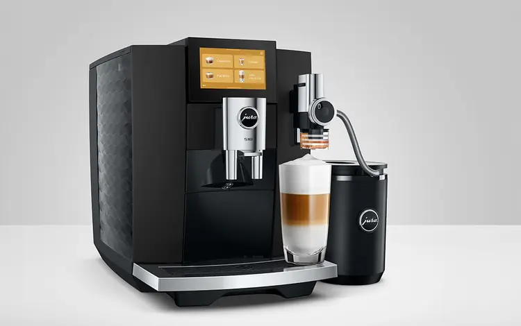 JURA S10 Obsidian Black EA – system mleczny i przygotowanie specjału z pianką Sweet Foam